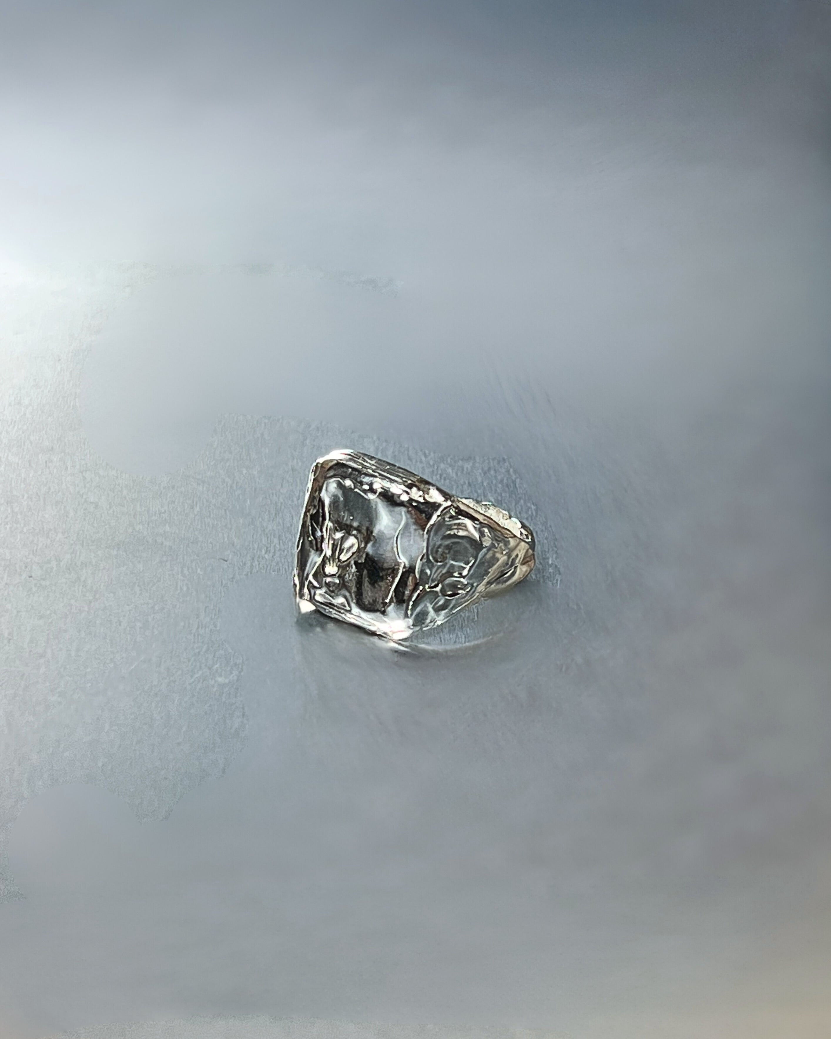 GOUTTE SIGNET RING