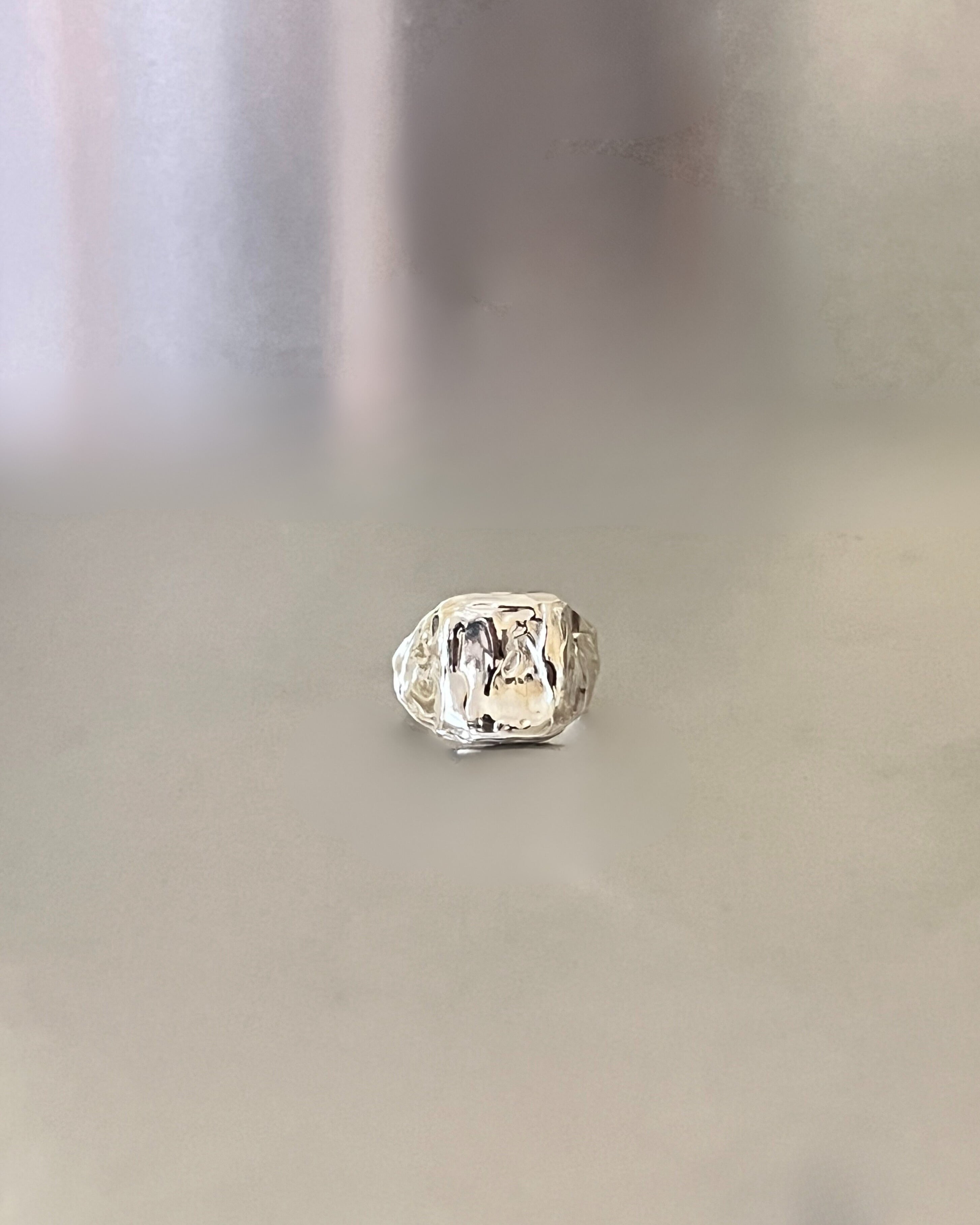 GOUTTE SIGNET RING