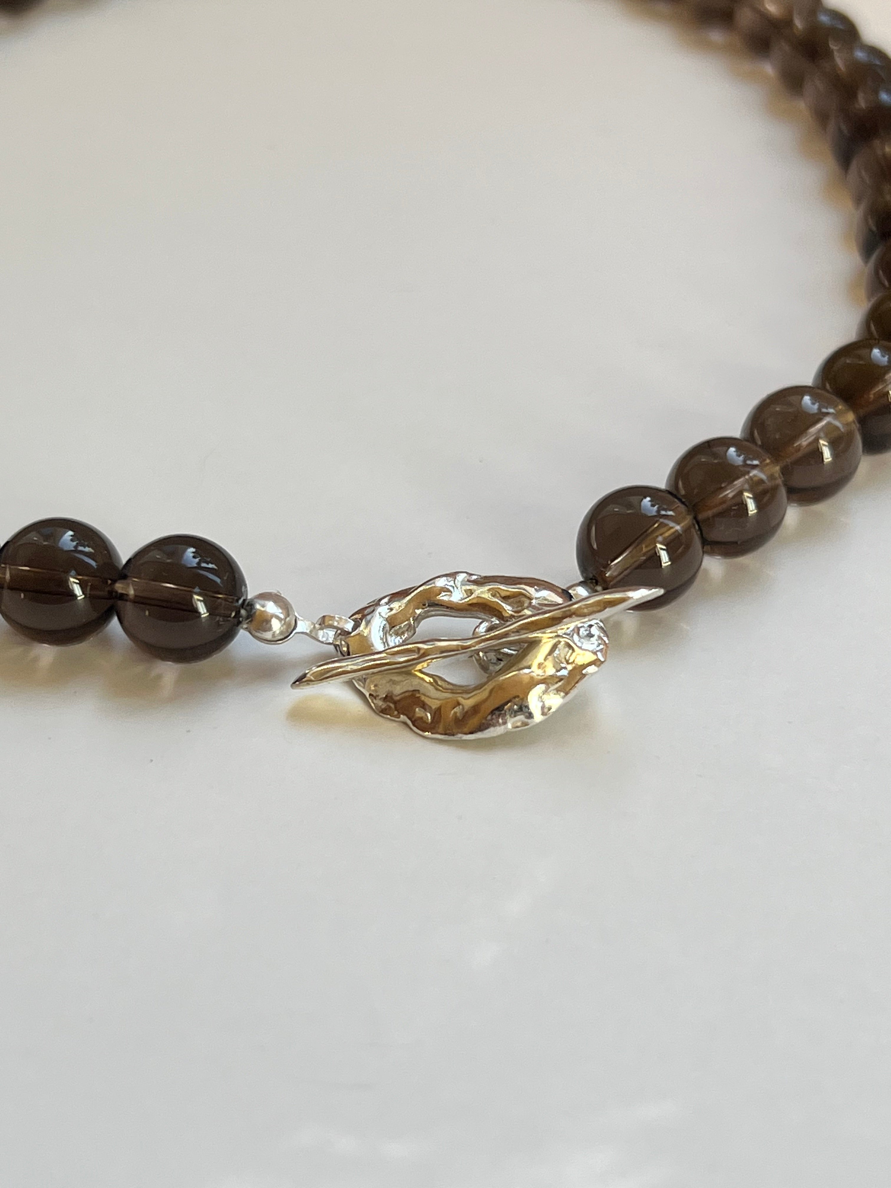 GOUTTE FUMÉ TOGGLE NECKLACE